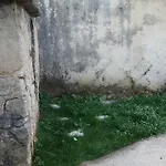 بيت ضيافة Near The Castle Of