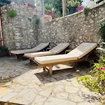 بيت ضيافة Near The Castle Of 4*