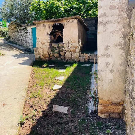 Near The Castle Of بيت ضيافة