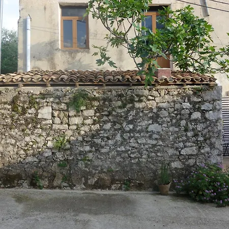 Near The Castle Of بيت ضيافة هيماري